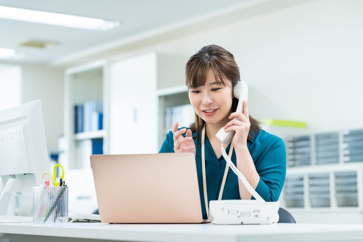 入居者に電話連絡